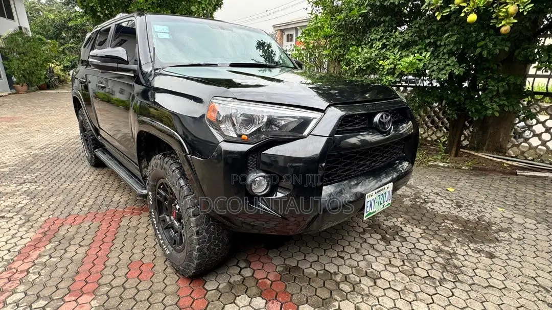 Toyota 4-Runner Limited 4WD 2010 Black