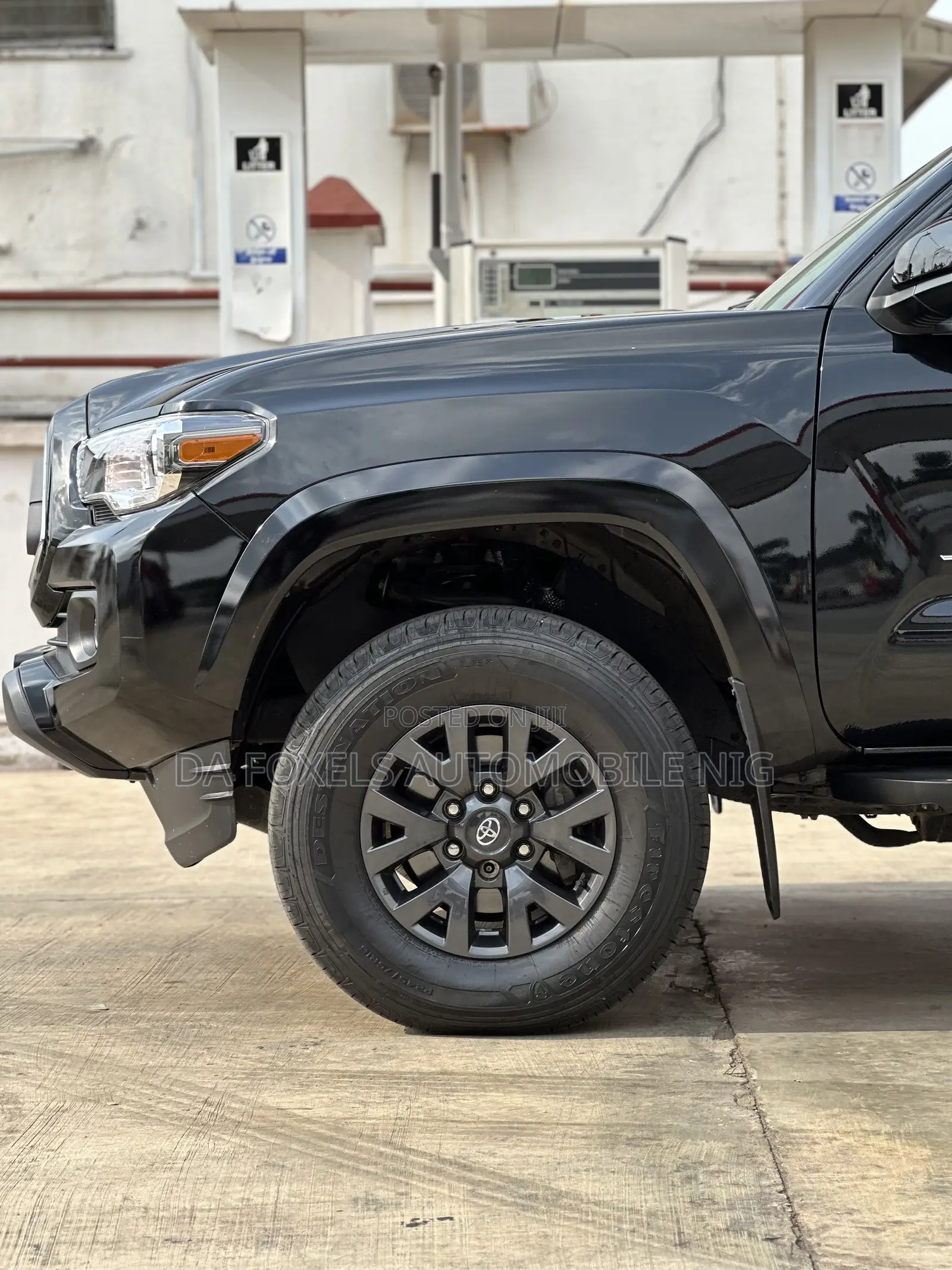 Toyota Tacoma SR5 2021 Black