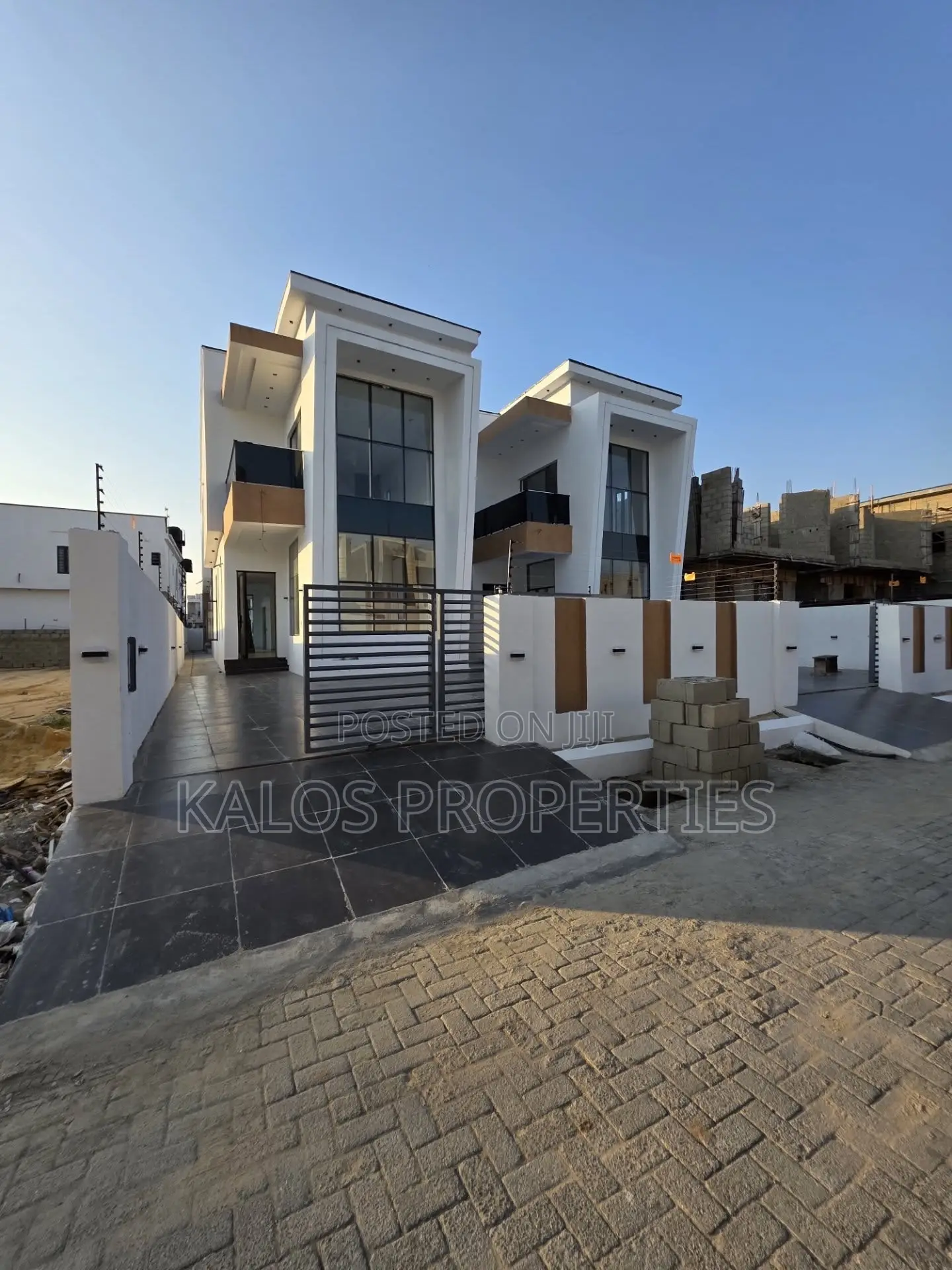 5bdrm Duplex in Ajah Lekki Lagos for sale