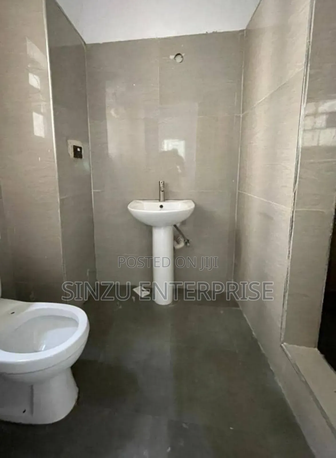 1bdrm Shared Apartment in Orchid Road, Chevron for rent