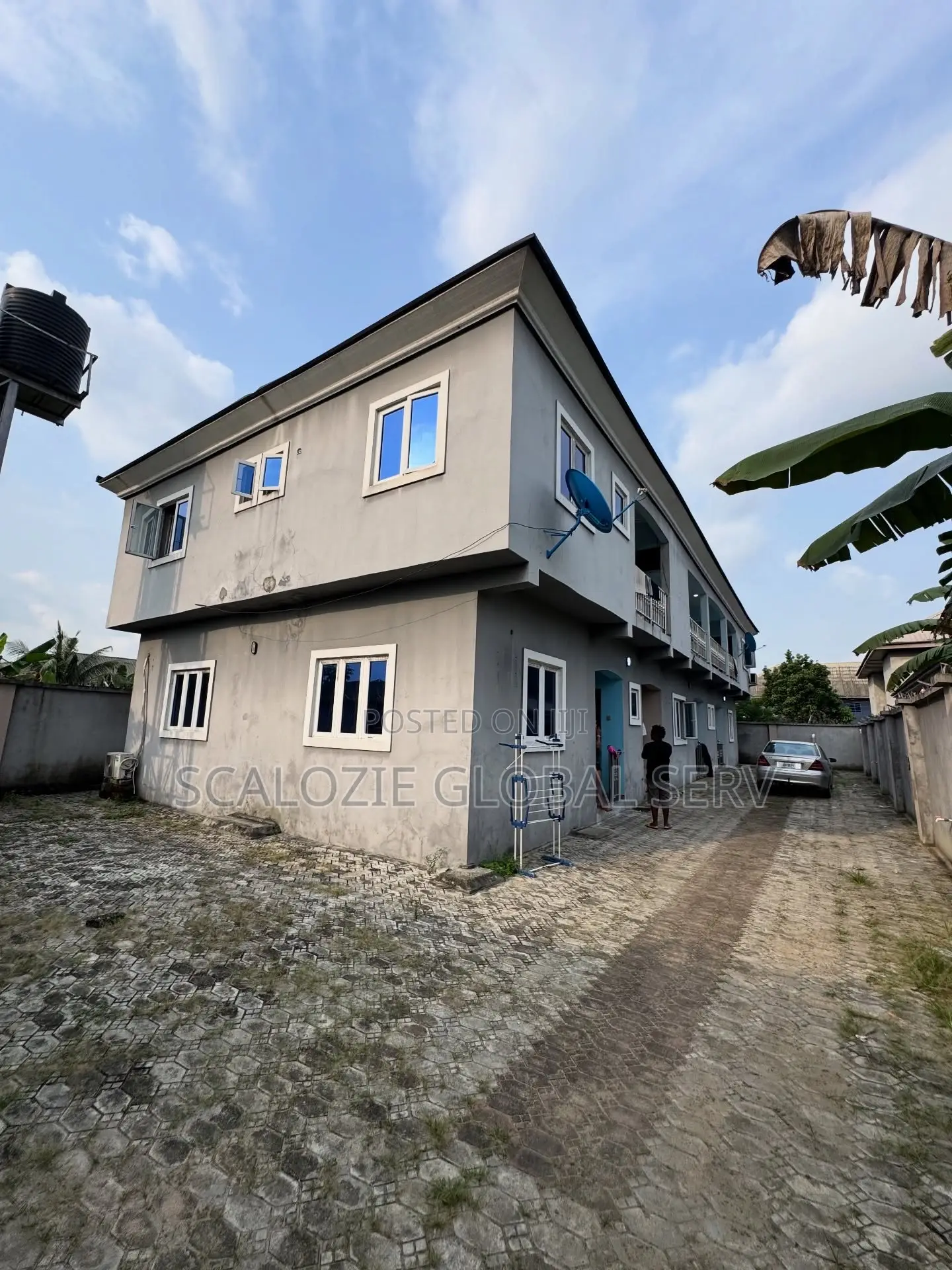 2bdrm Block of Flats in Off Resdon Hotel, for sale