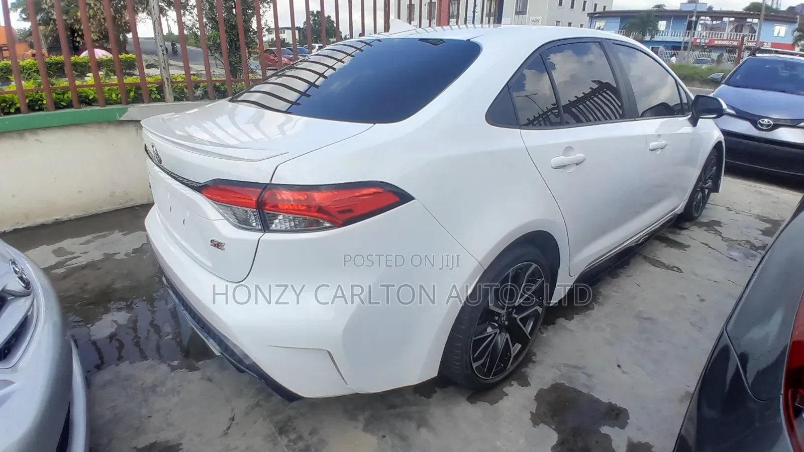 Toyota Corolla SE 2021 White