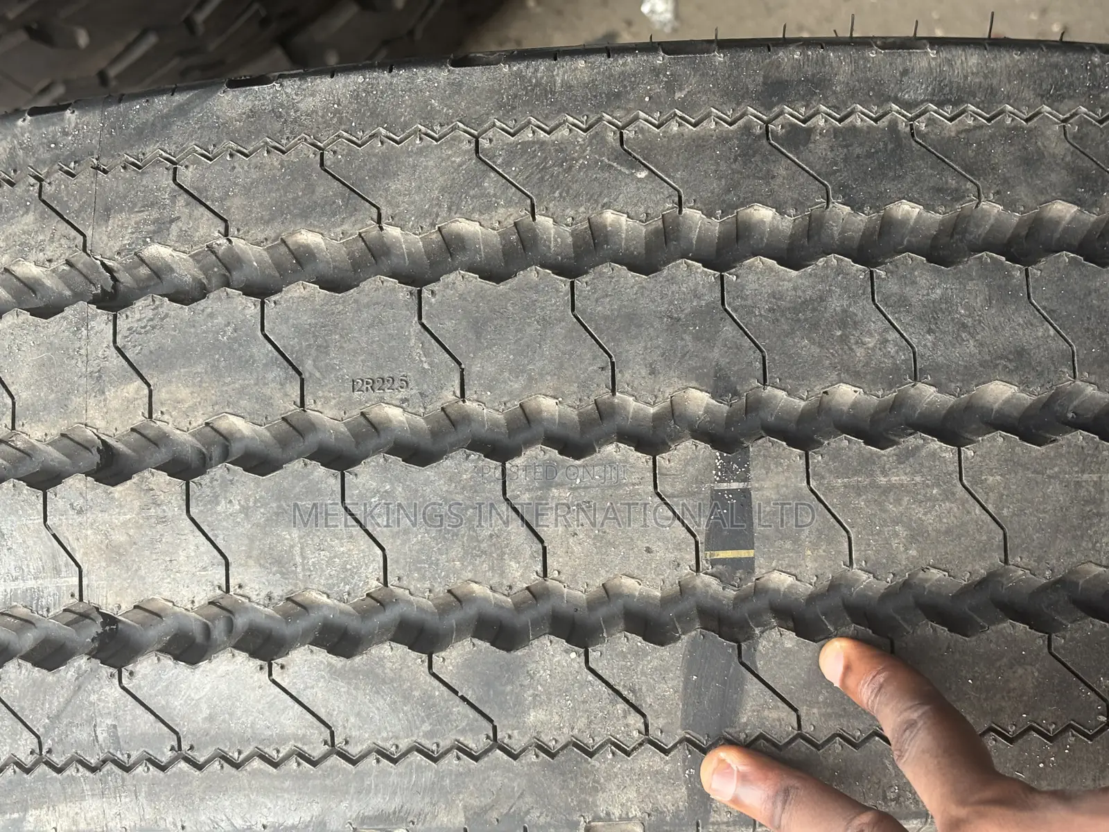 Brand New 12r22.5 Double Star Tyre Available for Trucks