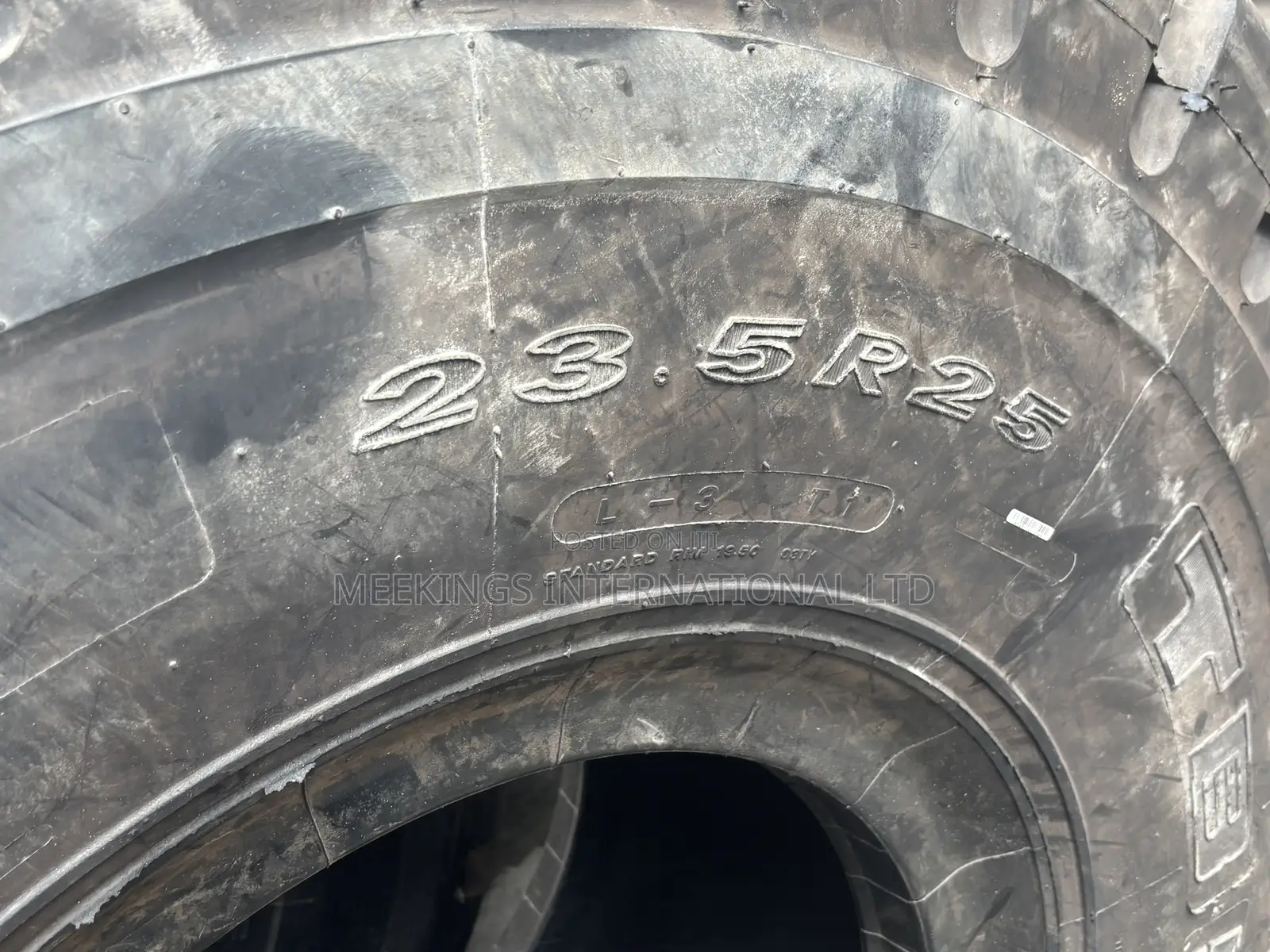 Brand New 23.5r25 Triangle Tyre