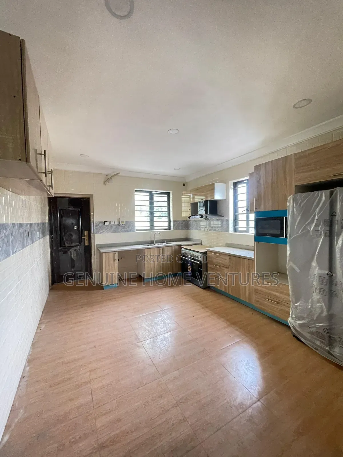 4bdrm Duplex in Shonibare for sale