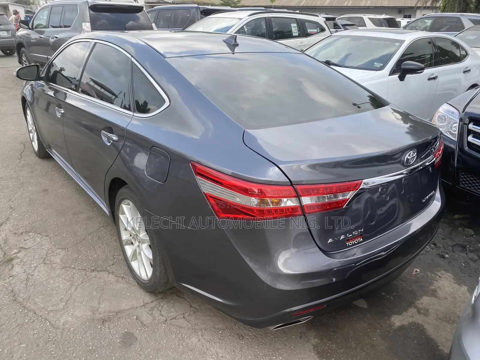 Toyota Avalon Limited 4dr Sedan (3.5L 6cyl 6A) 2014 Gray