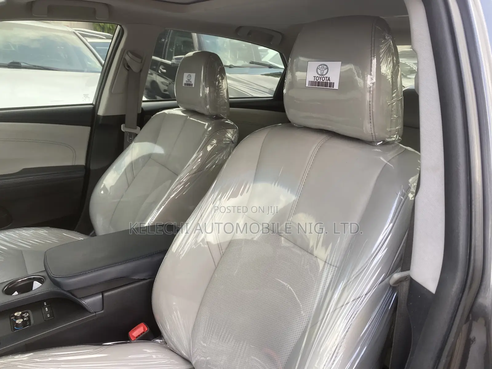 Toyota Avalon Limited 4dr Sedan (3.5L 6cyl 6A) 2014 Gray