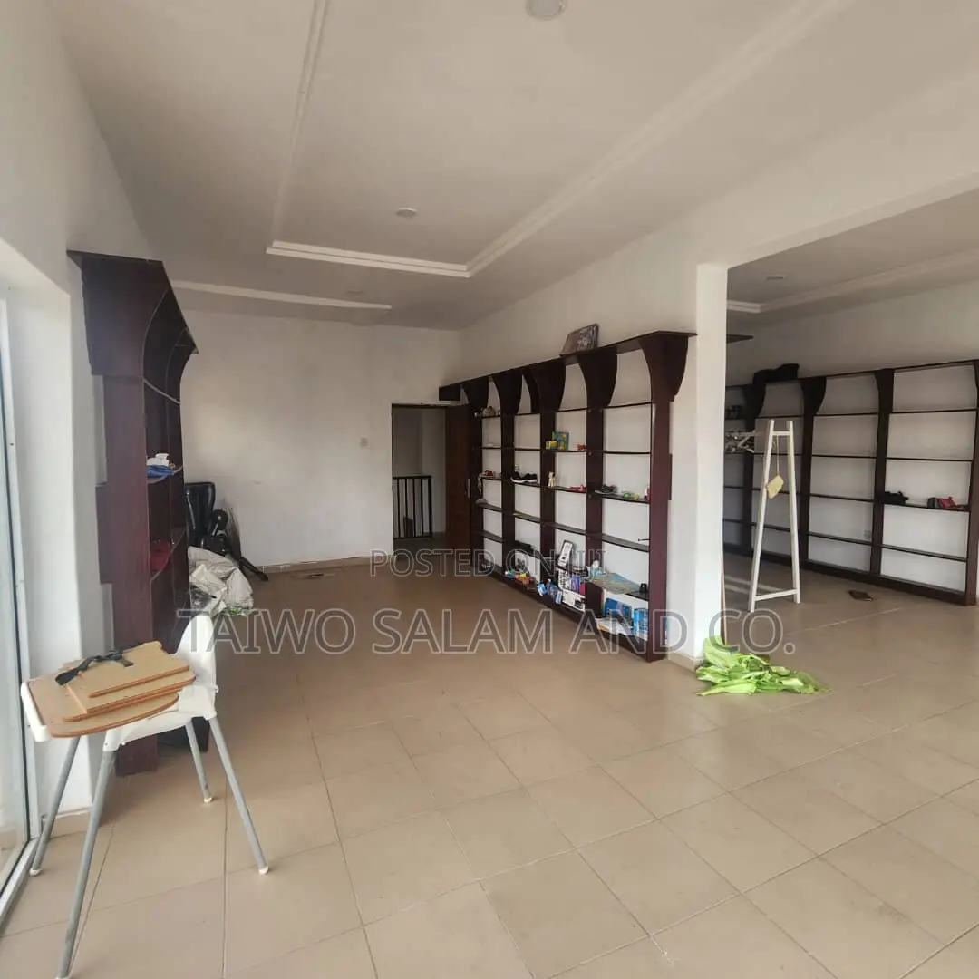 2 Floor Office Store Shopping Complex