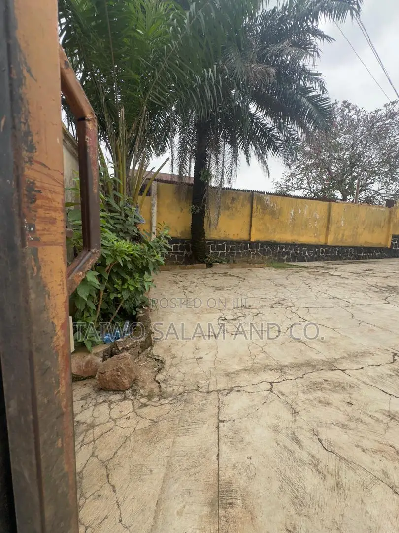 Old Structure on 540sqm of Land