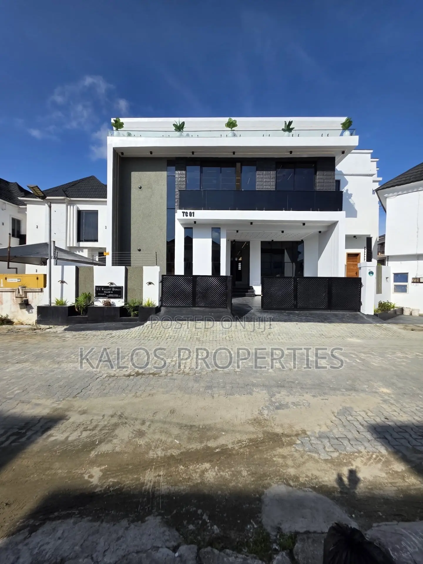 4bdrm Duplex in Ajah Lekki Lagos for sale