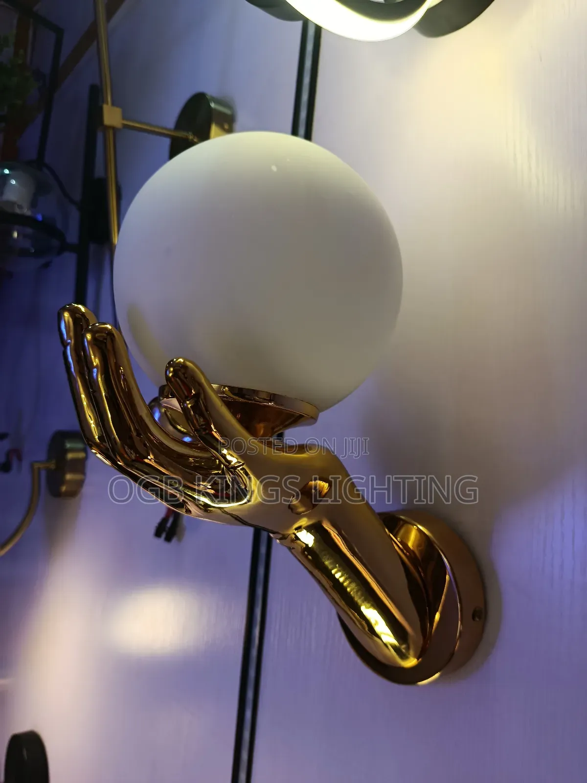 Wall Light Gold Hand With E27 Bulb for Living Room Lighting
