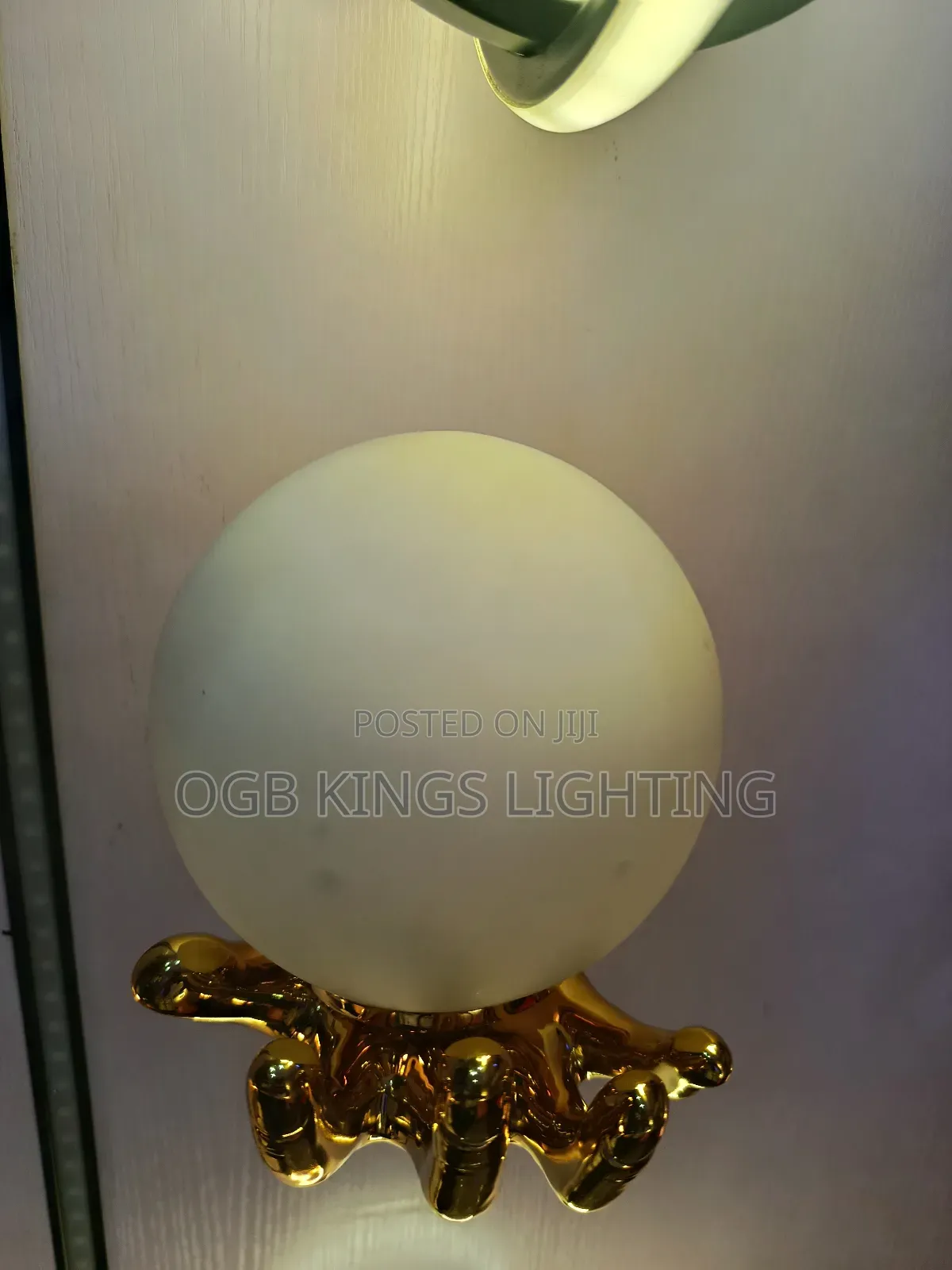 Wall Light Gold Hand With E27 Bulb for Living Room Lighting