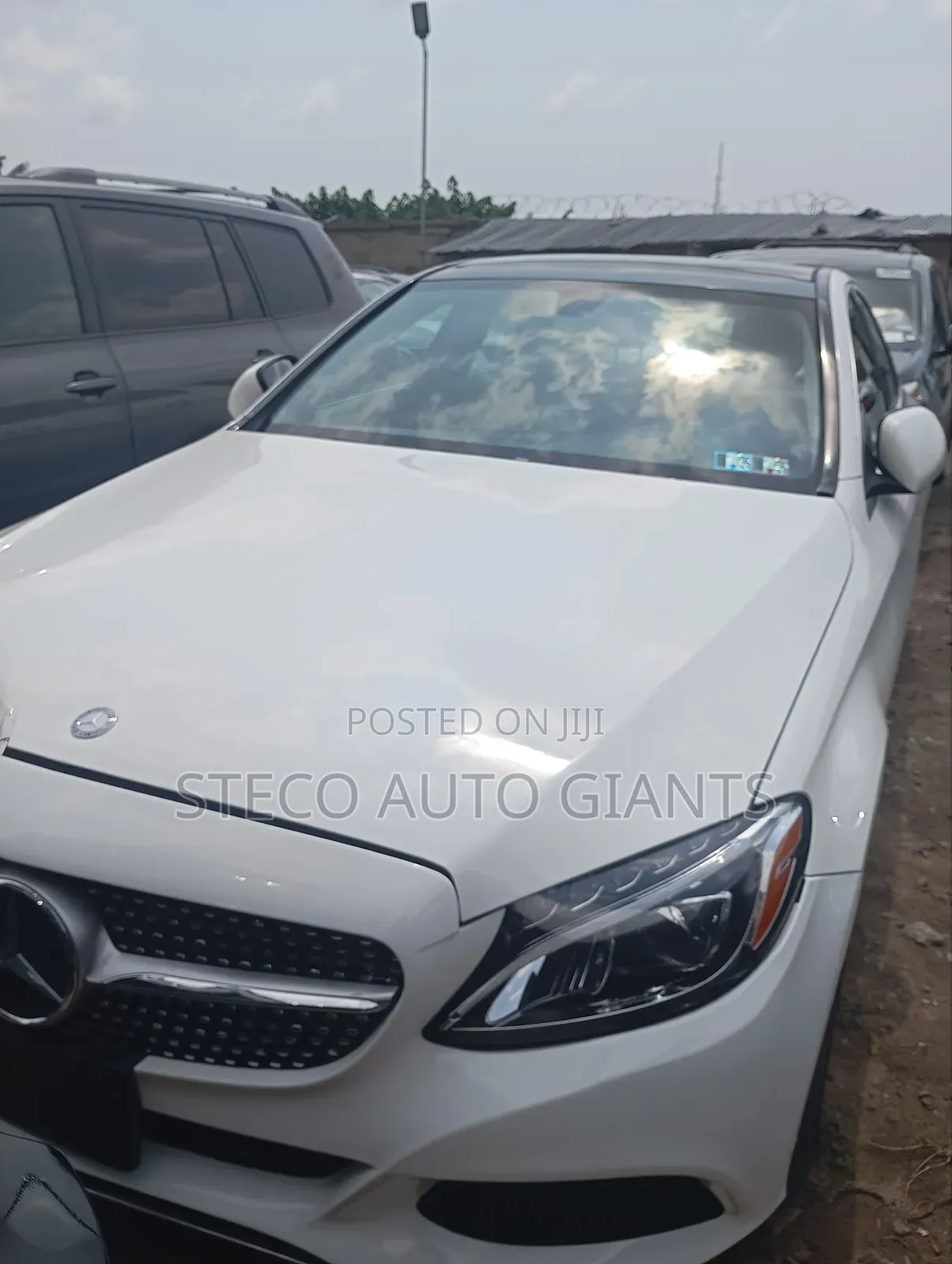 Mercedes-Benz C300 Luxury 4dr AWD 4Matic Sedan (2.0L 4cyl 7A) 2015