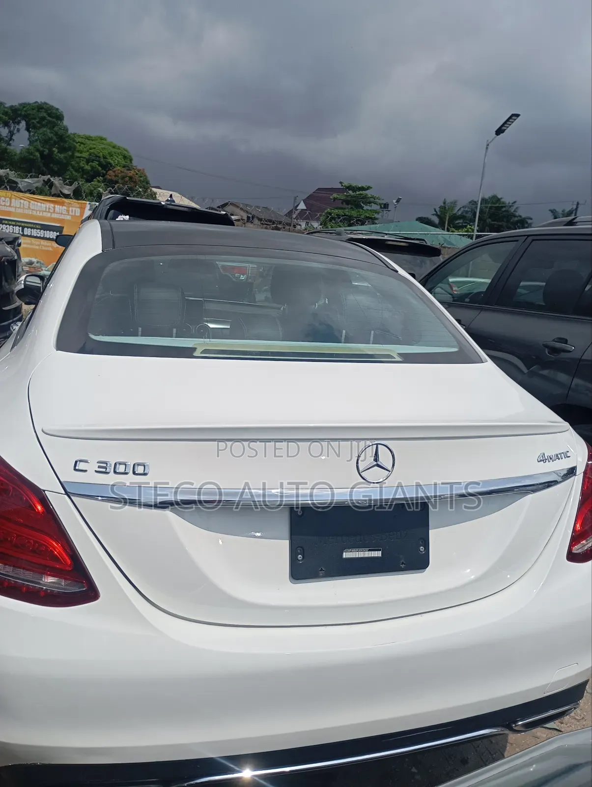 Mercedes-Benz C300 Luxury 4dr AWD 4Matic Sedan (2.0L 4cyl 7A) 2015