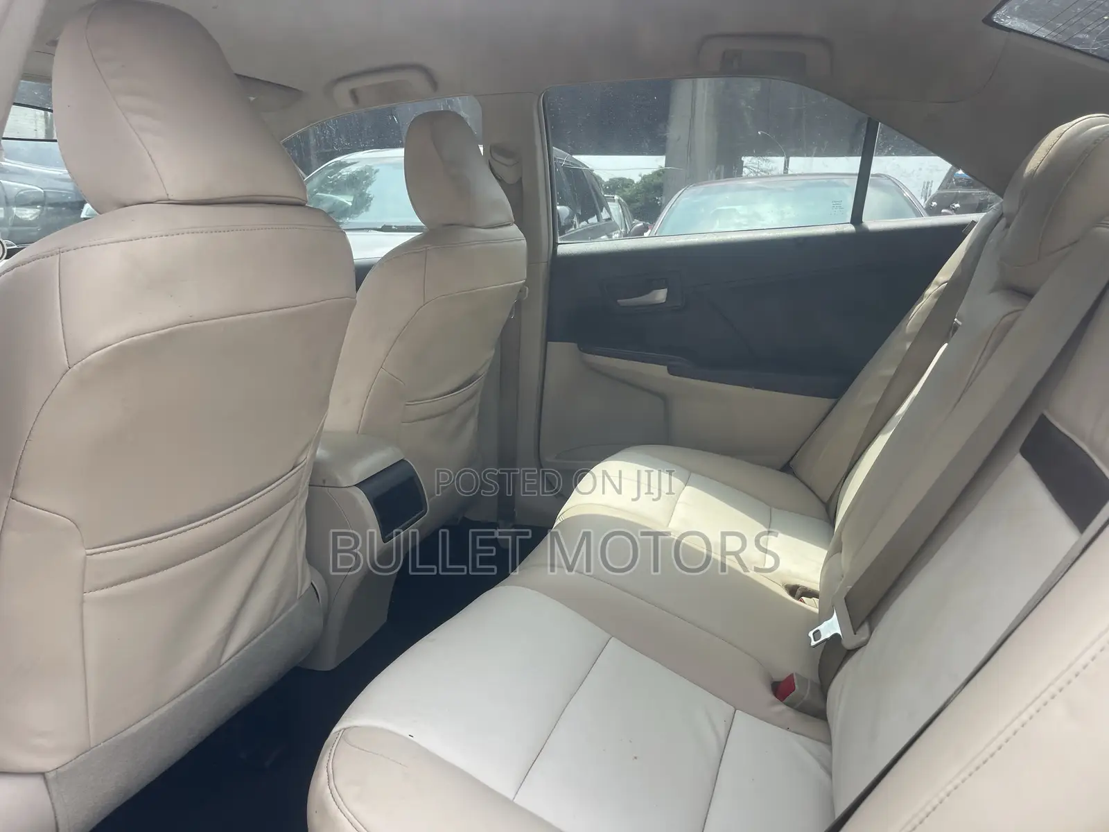 Toyota Camry LE 4dr Sedan (2.5L 4cyl 6A) 2013 Gold