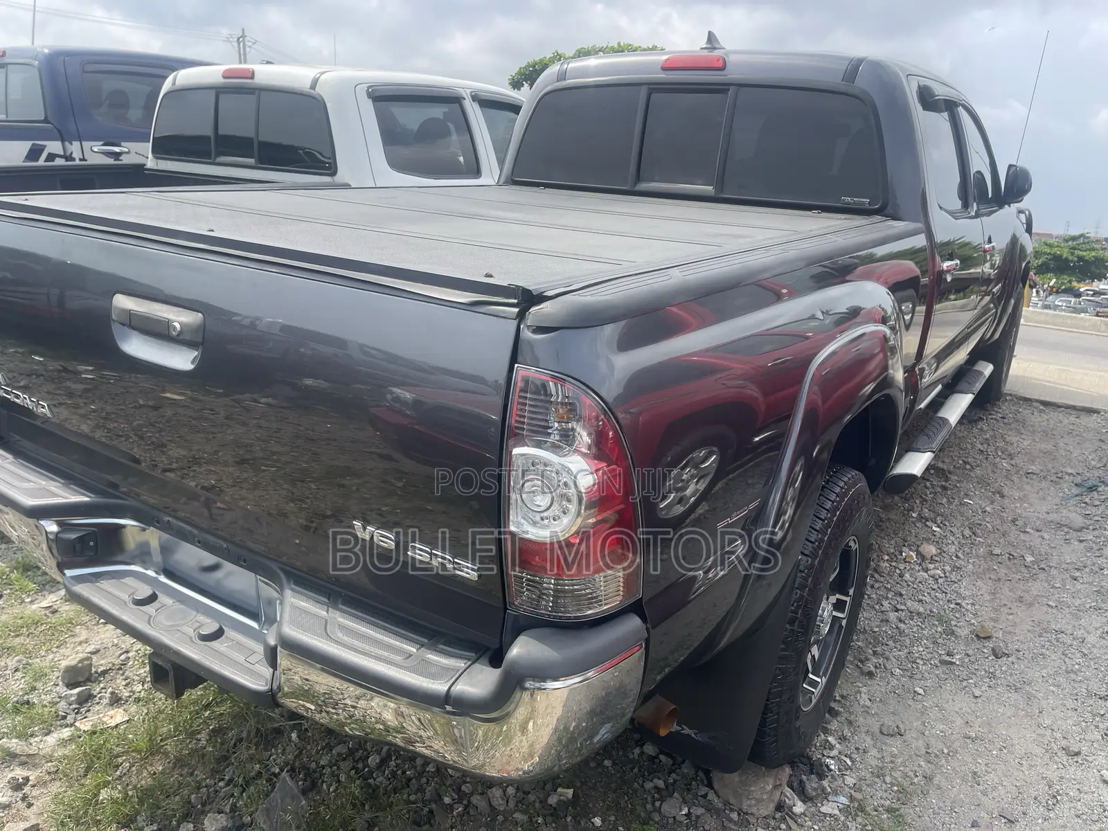 Toyota Tacoma V6 4dr Double Cab 4WD 5.0 ft. SB (4.0L 6cyl 5A) 2015 Gray