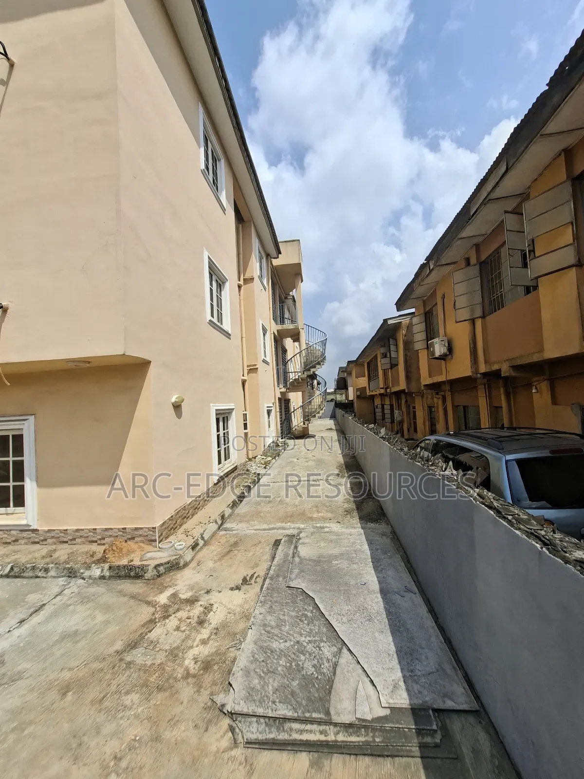 3bdrm Block of Flats in Ago Palace for sale