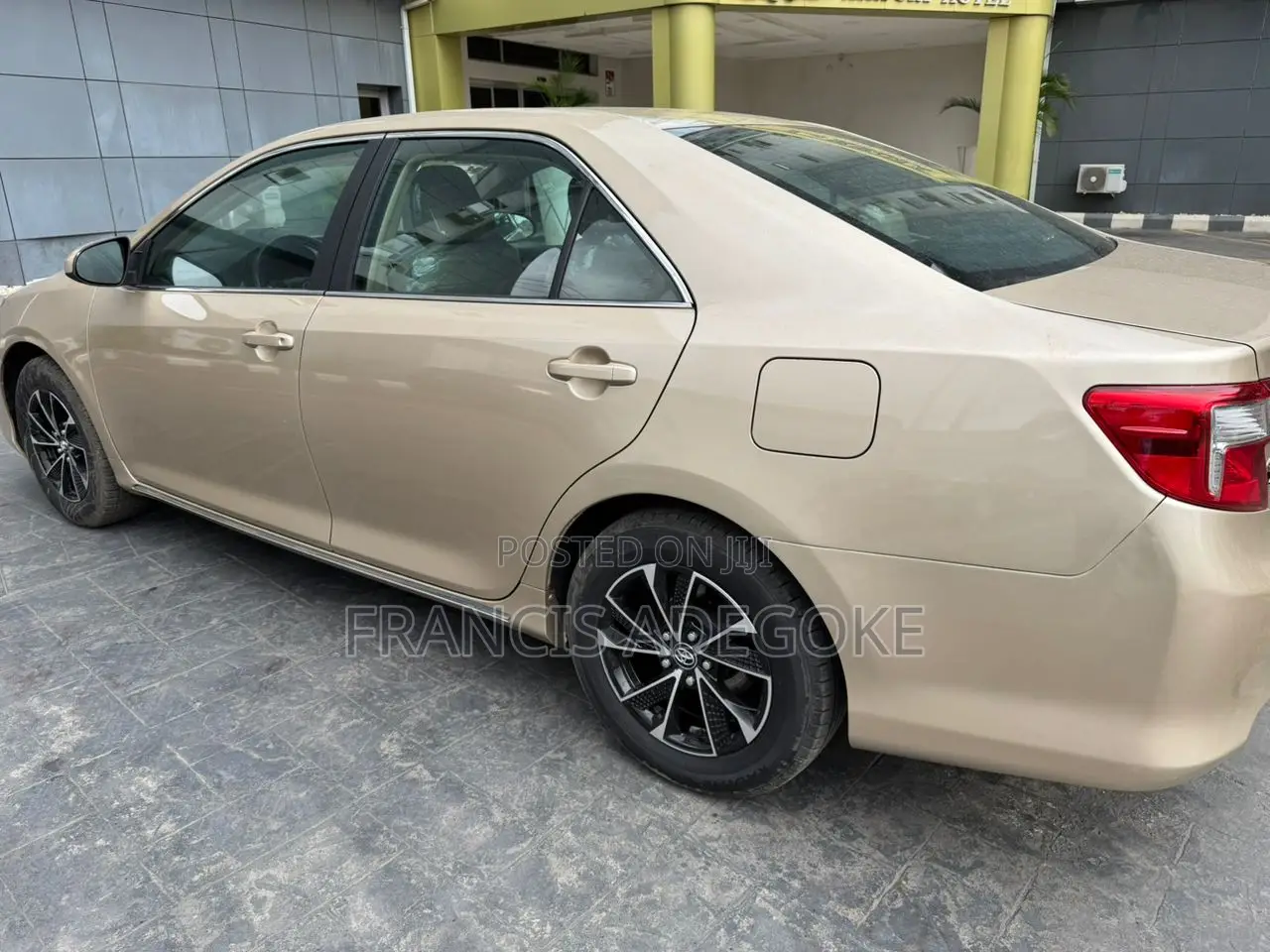 Toyota Camry 2012 Gold