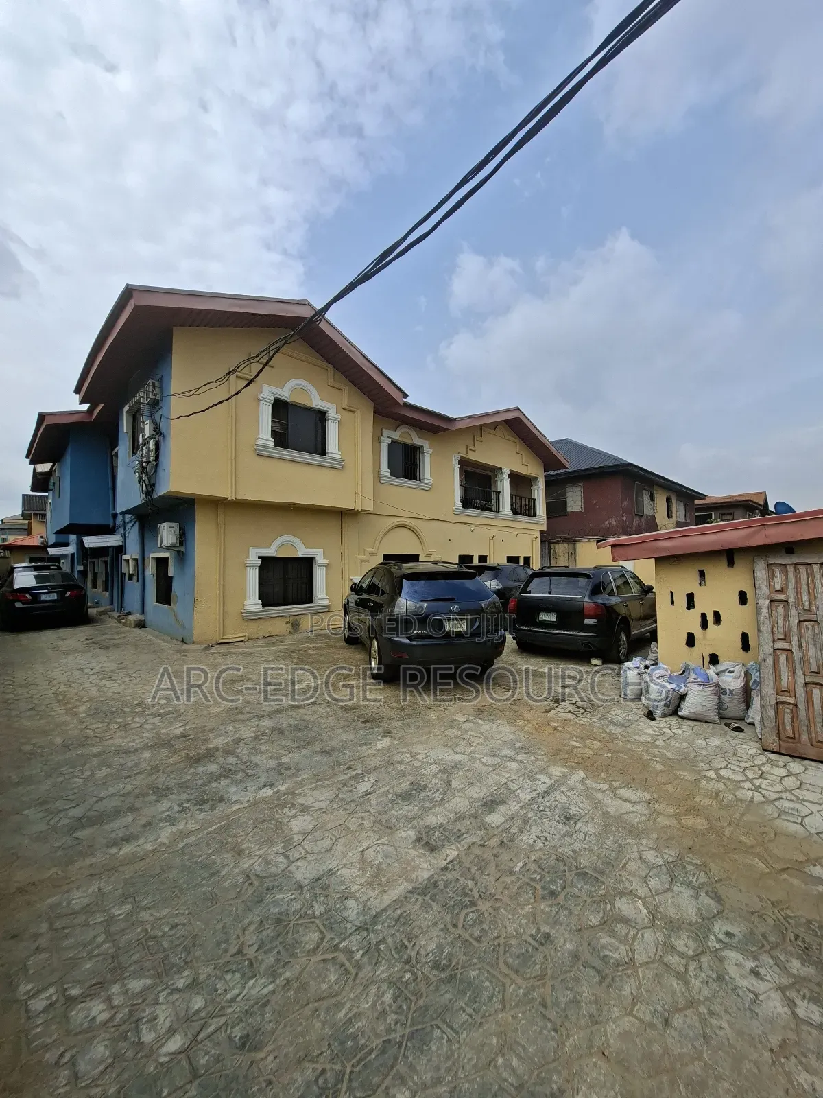 3bdrm Block of Flats in Ago Palace for sale