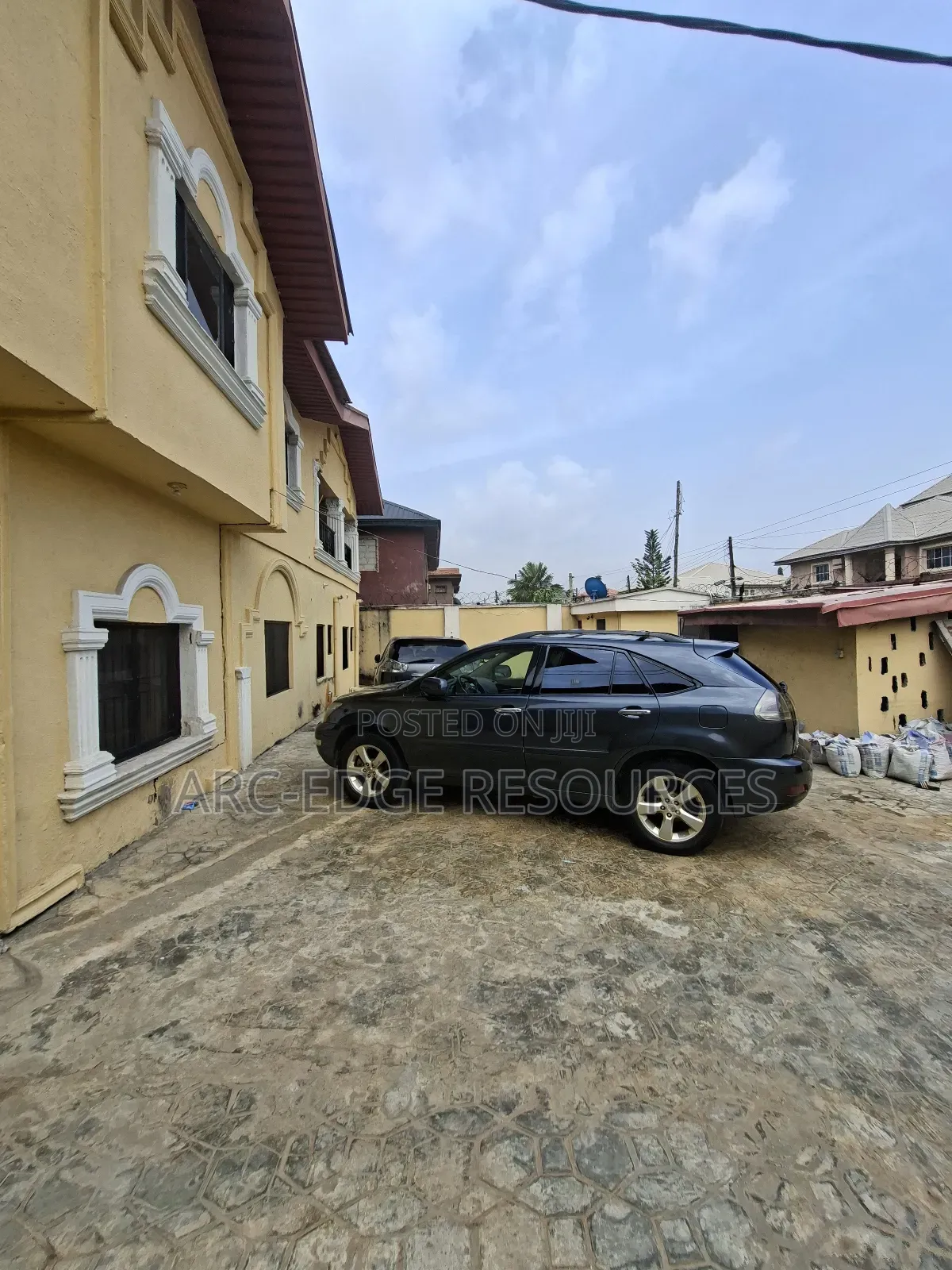 3bdrm Block of Flats in Ago Palace for sale
