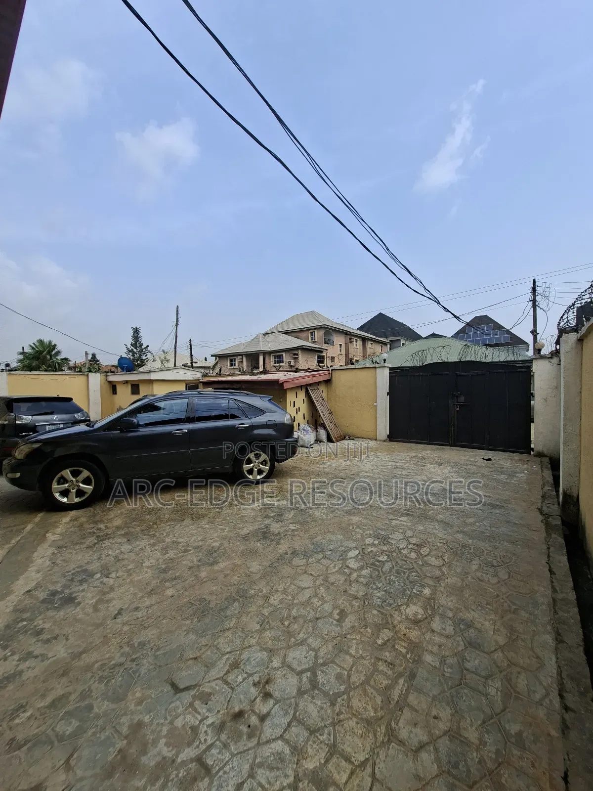 3bdrm Block of Flats in Ago Palace for sale