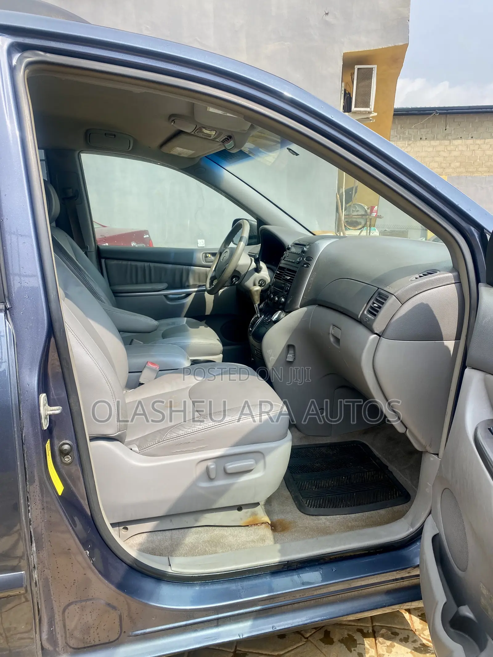Toyota Sienna LE FWD 2006 Gray