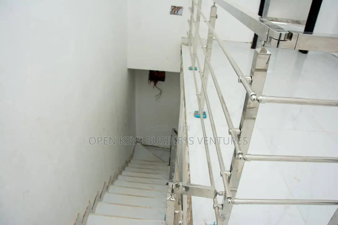 3bdrm Duplex in Ologede, CHallenge / Ibadan for sale