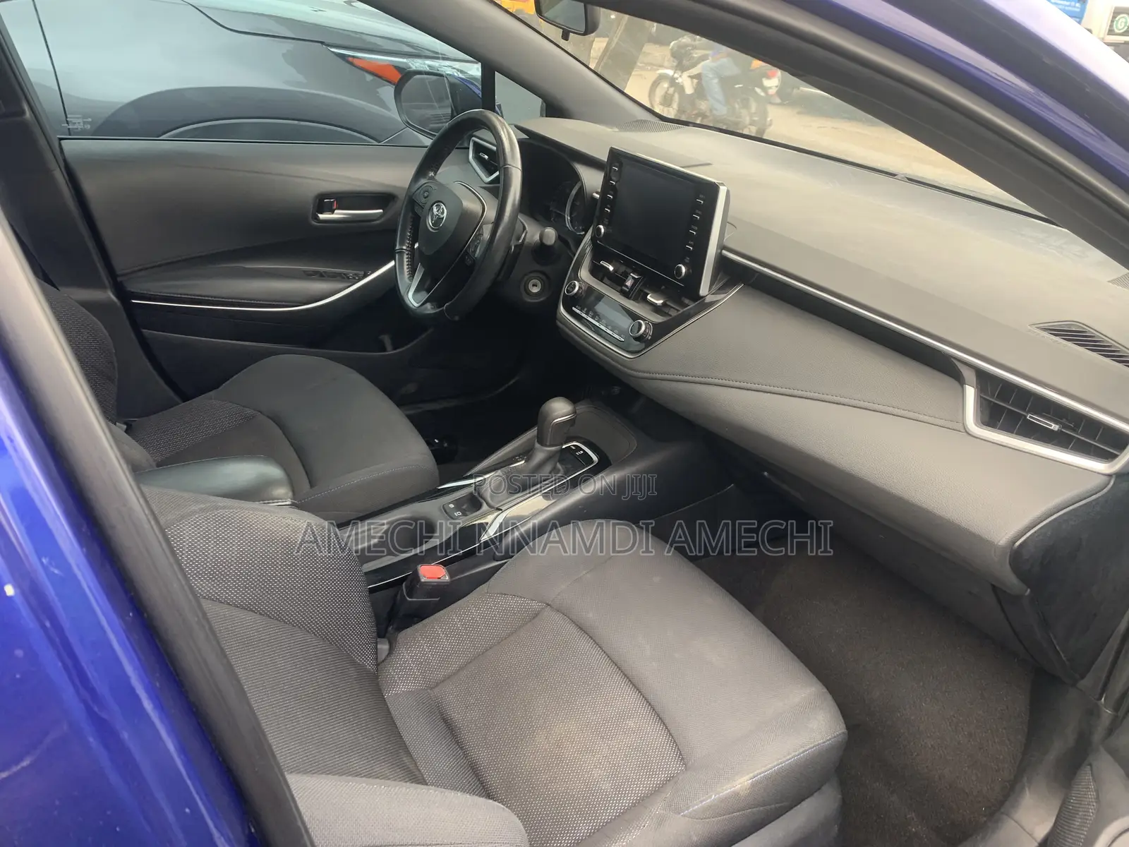 Toyota Corolla SE 2020 Blue