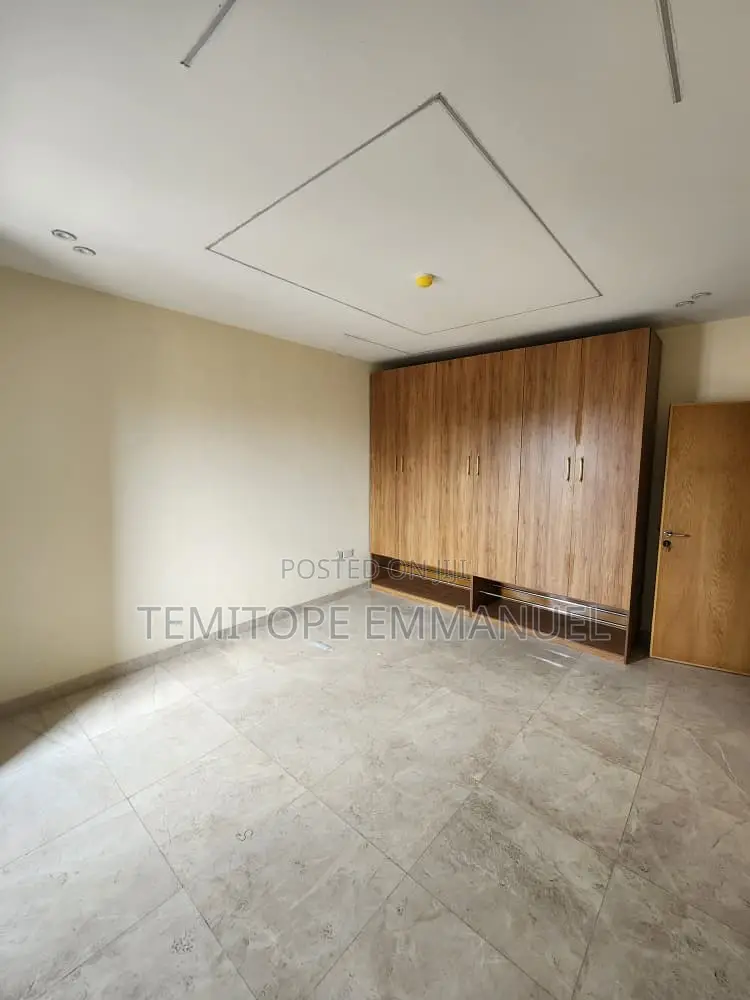 Furnished 3bdrm Apartment in Alagomeji, Yaba for rent