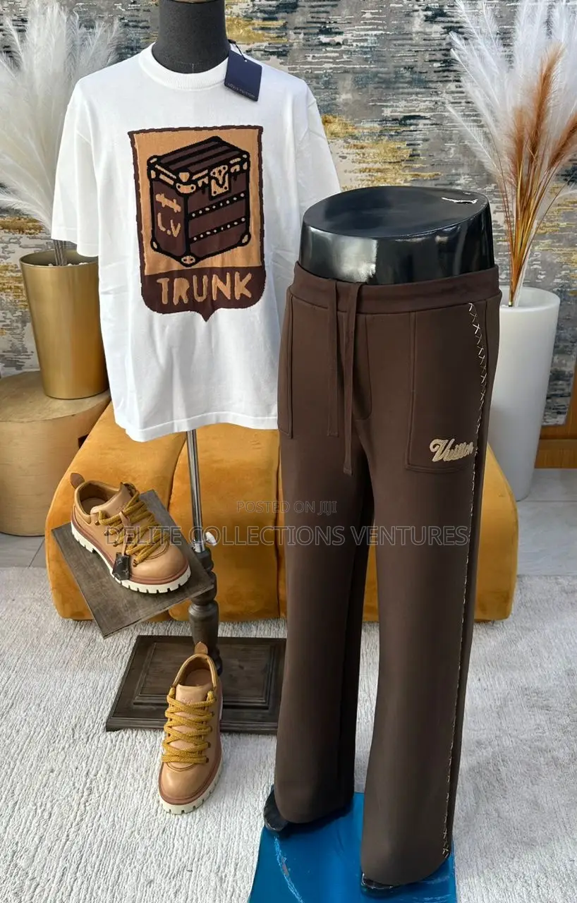 *2025 *Original Louis Vuitton Top Available in Store