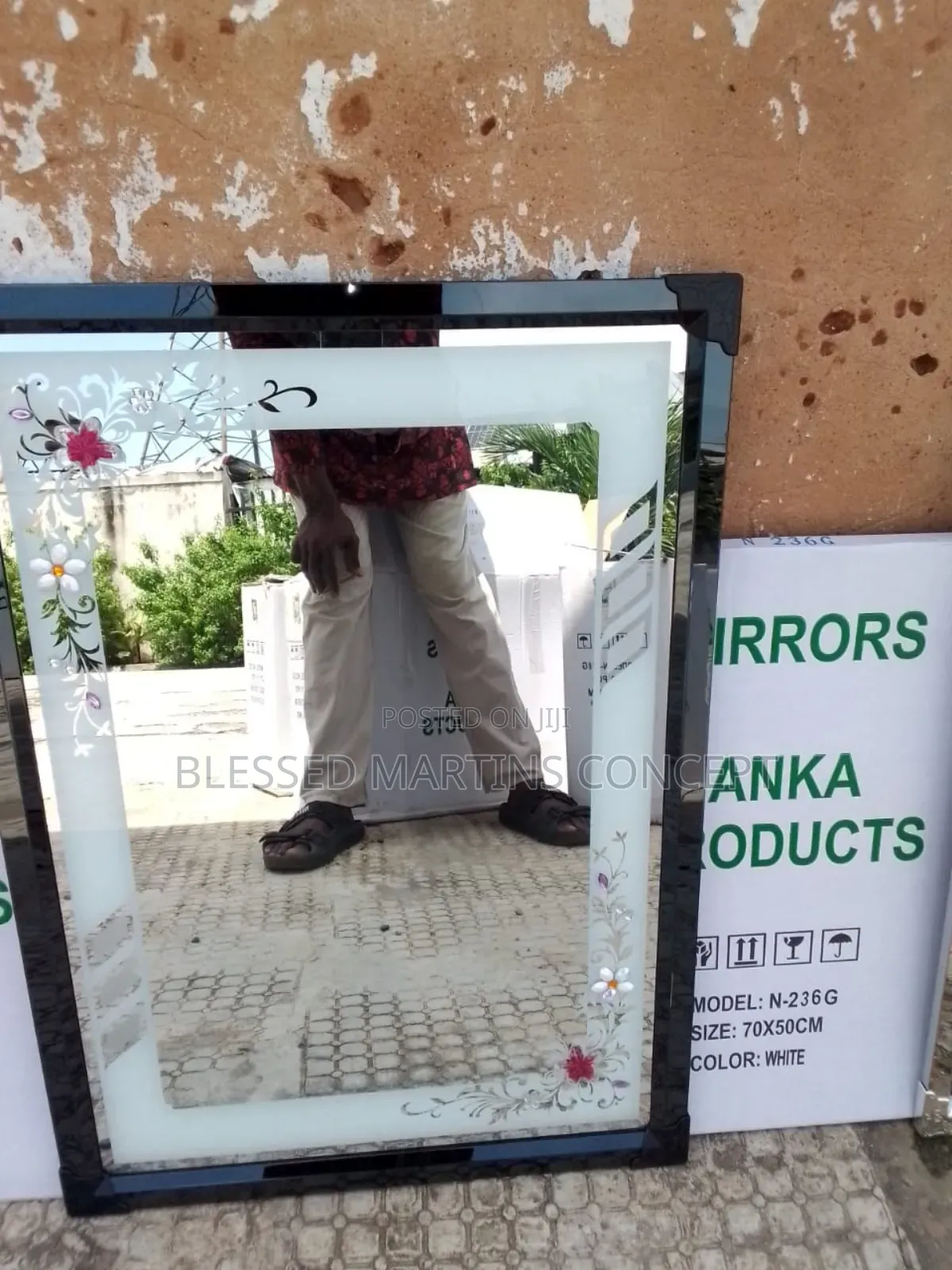 Interior Wall Mirror. Size:50x70cm