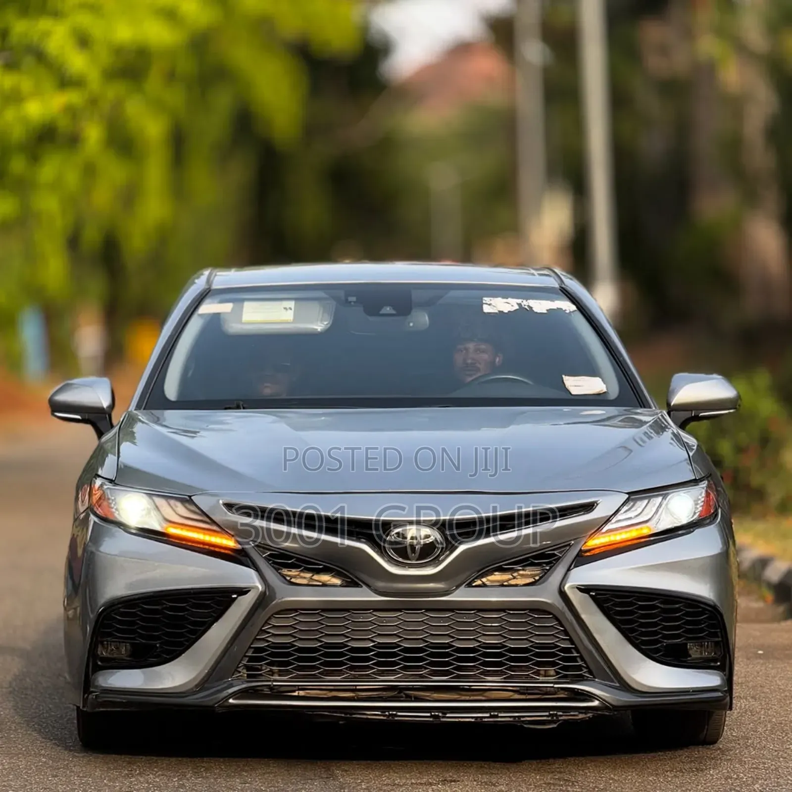 Toyota Camry XLE FWD (2.5L 4cyl 8AM) 2018 Silver