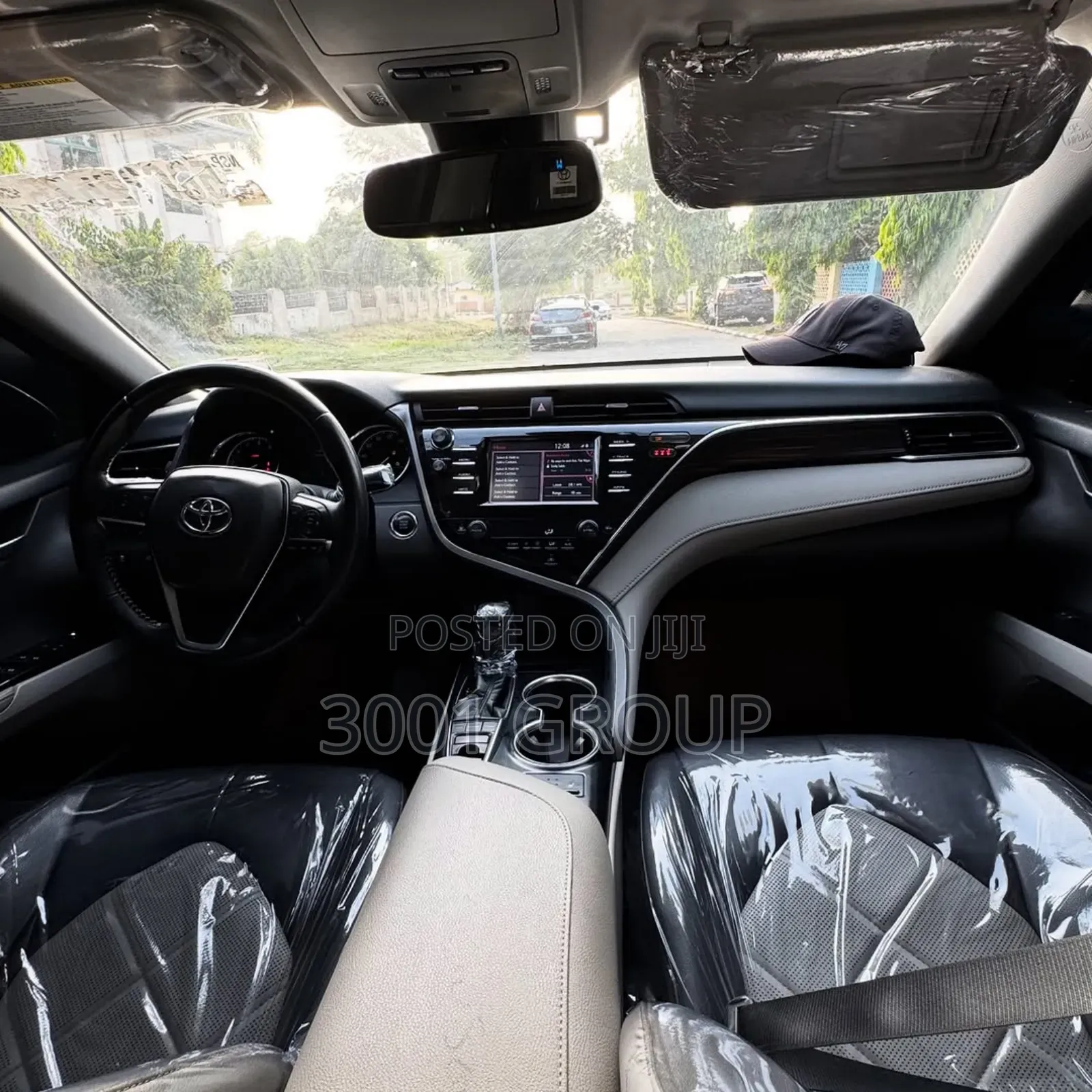 Toyota Camry XLE FWD (2.5L 4cyl 8AM) 2018 Silver