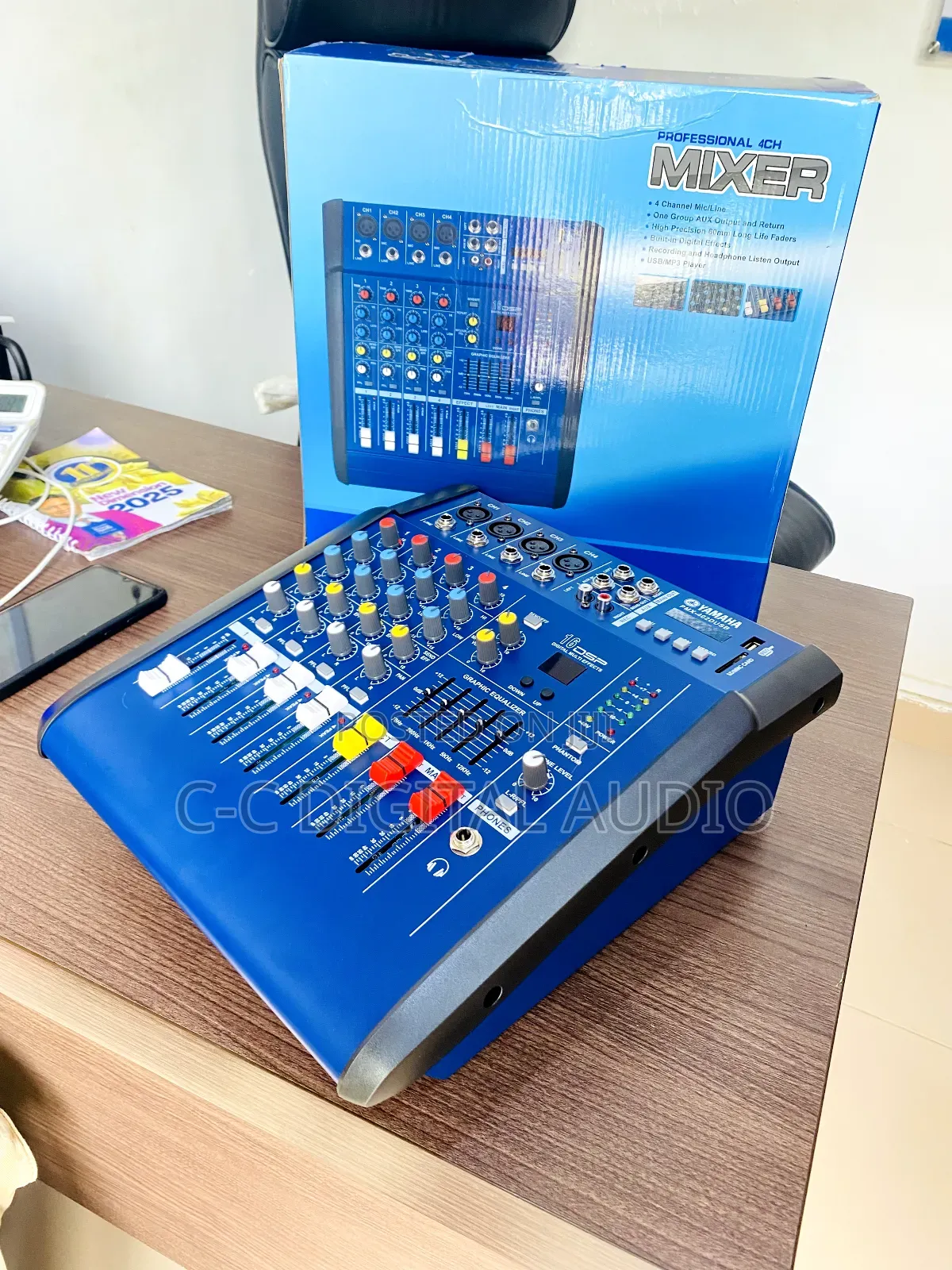 Professional Yamaha 4 Channel Mixer Amplifier