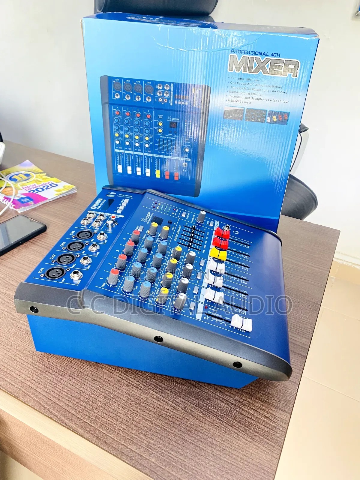Professional Yamaha 4 Channel Mixer Amplifier