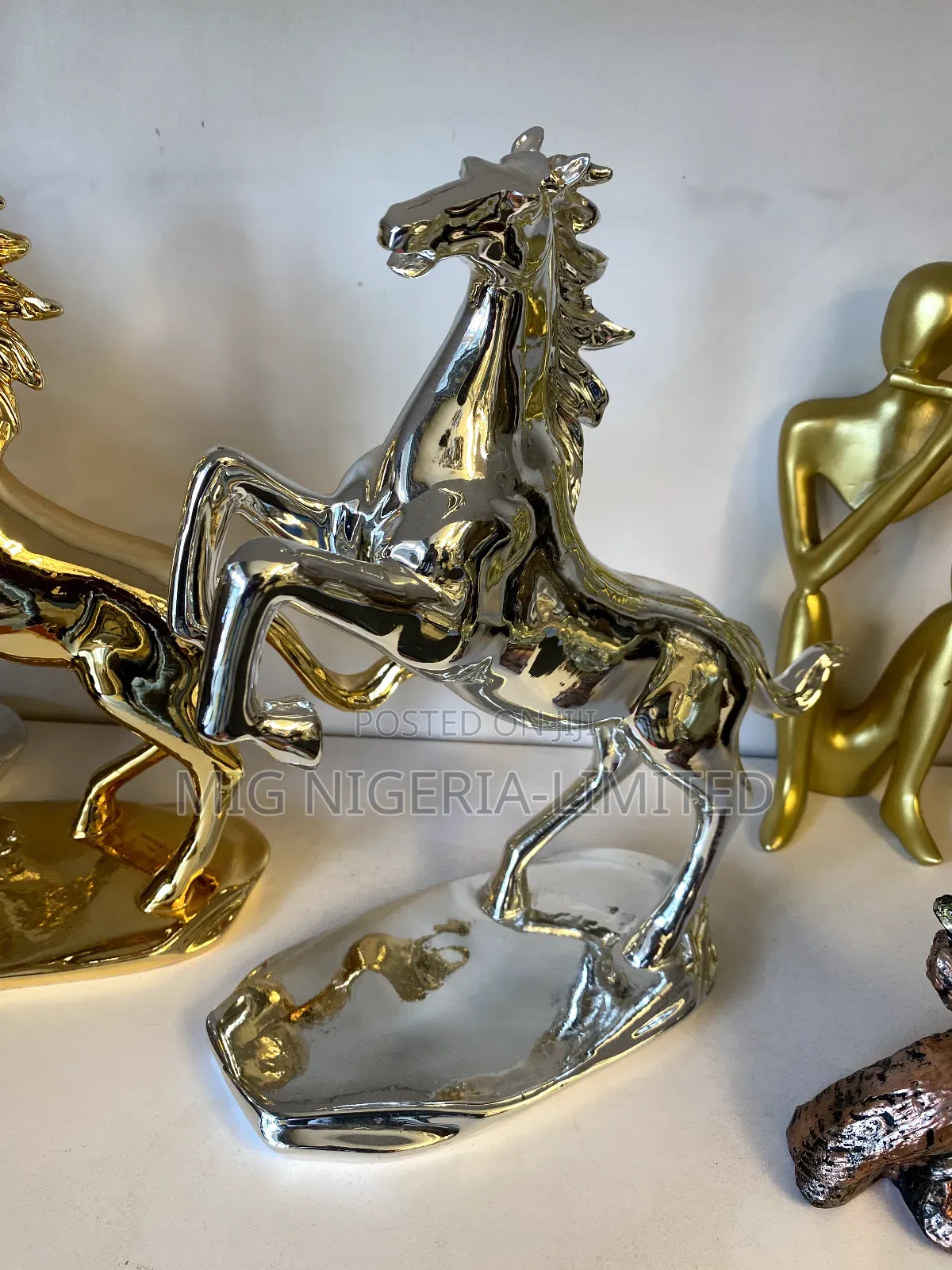 Modern Resin Horse Figures Creativity Geometric Horses Statue Decor