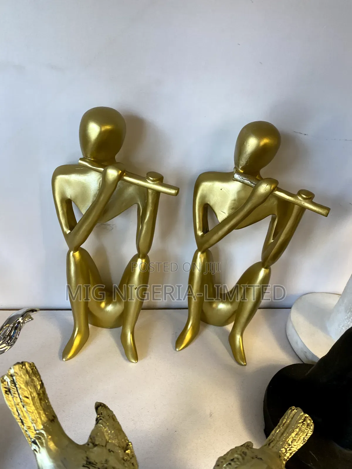 ￼ Gold Figurine Kissing Couple Ornament Figurine Decor