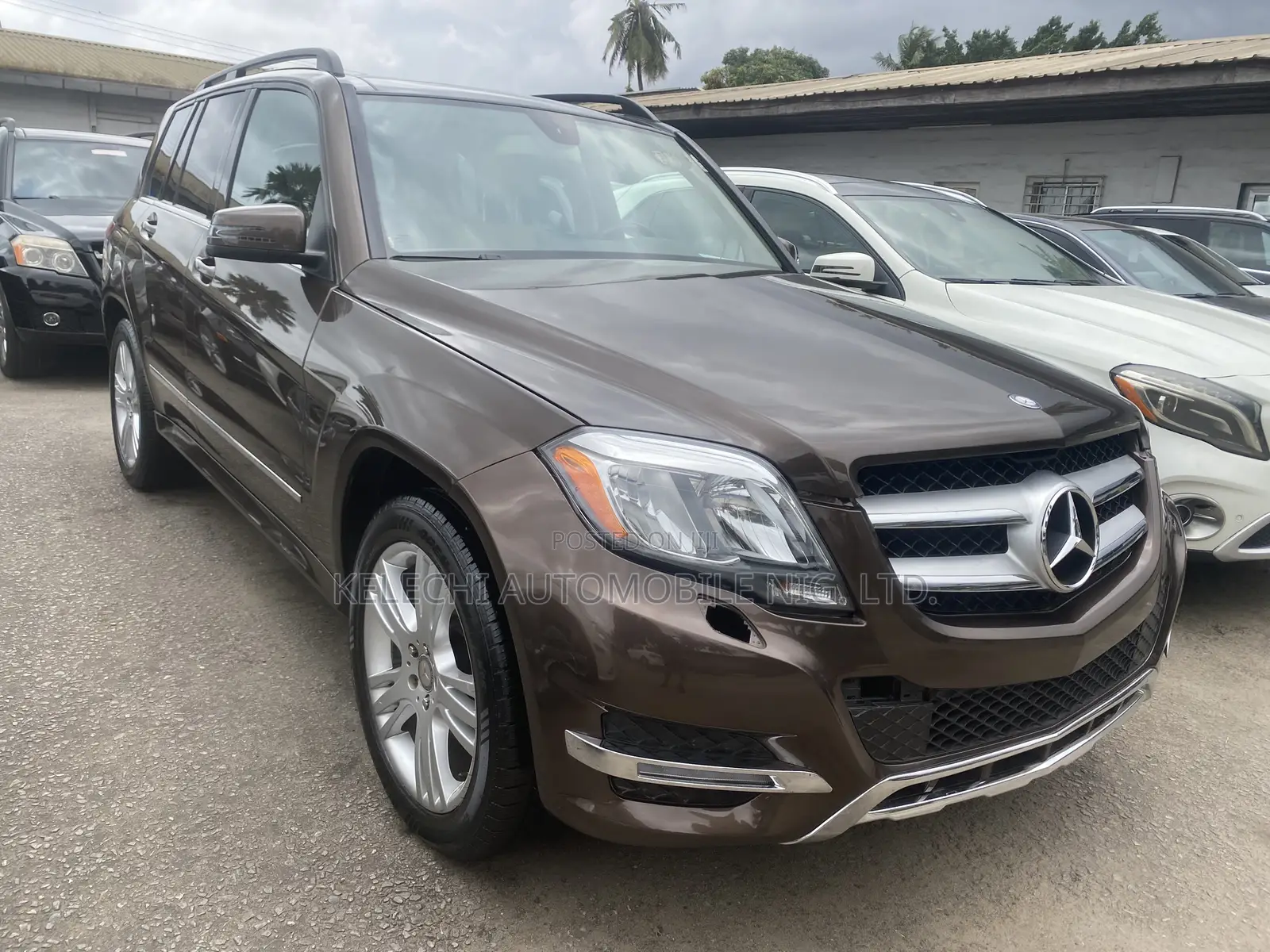 Mercedes-Benz GLK-Class Base GLK 350 4dr AWD 4MATIC (3.5L 6cyl 7A) 2015