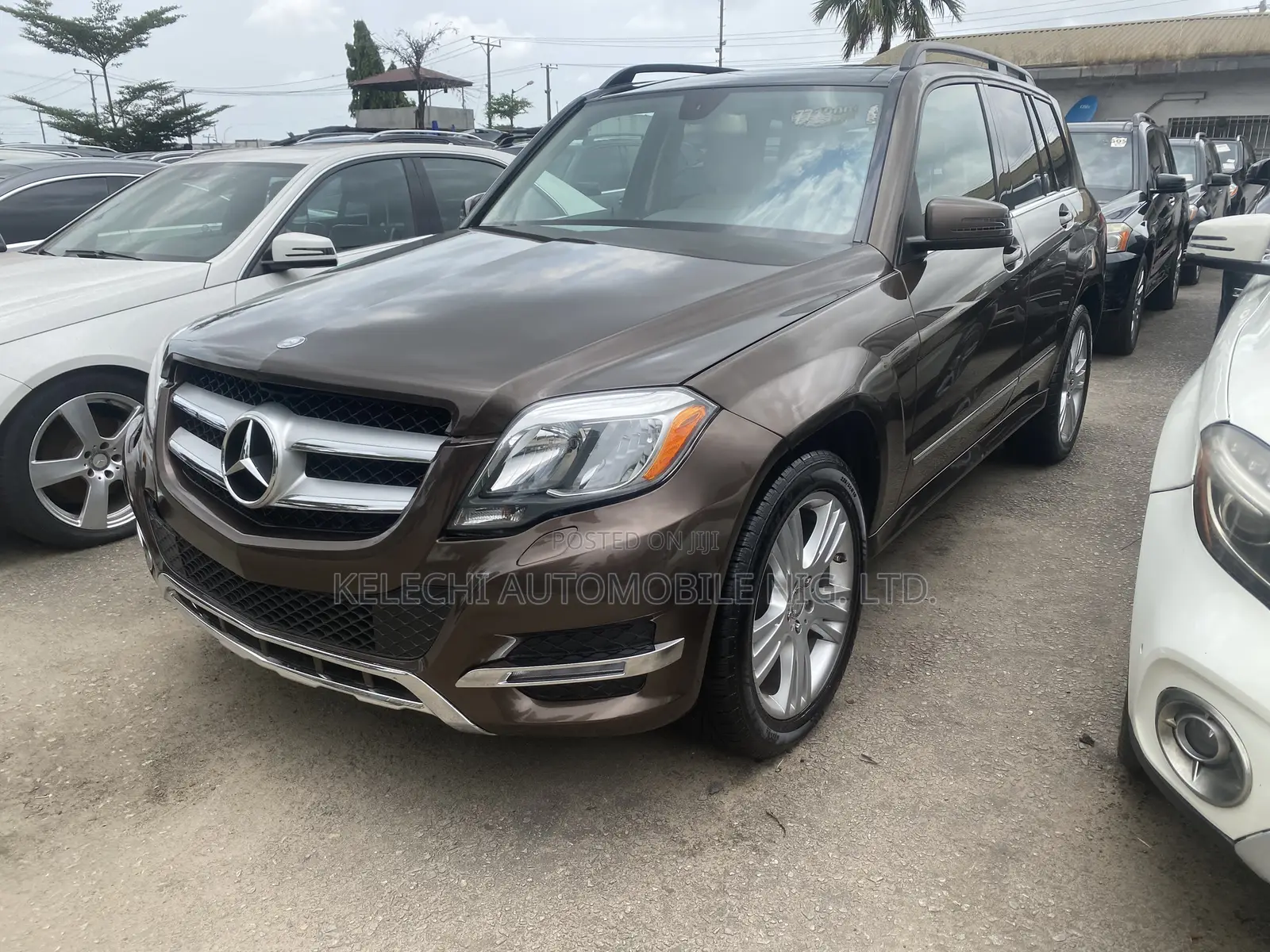 Mercedes-Benz GLK-Class Base GLK 350 4dr AWD 4MATIC (3.5L 6cyl 7A) 2015