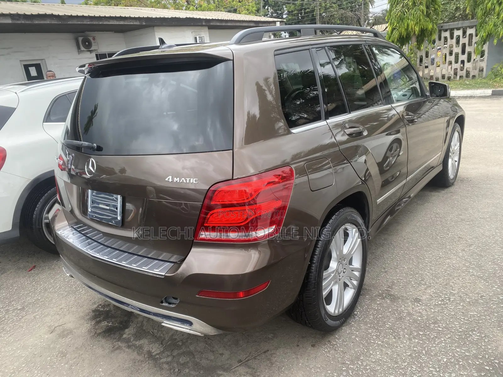Mercedes-Benz GLK-Class Base GLK 350 4dr AWD 4MATIC (3.5L 6cyl 7A) 2015