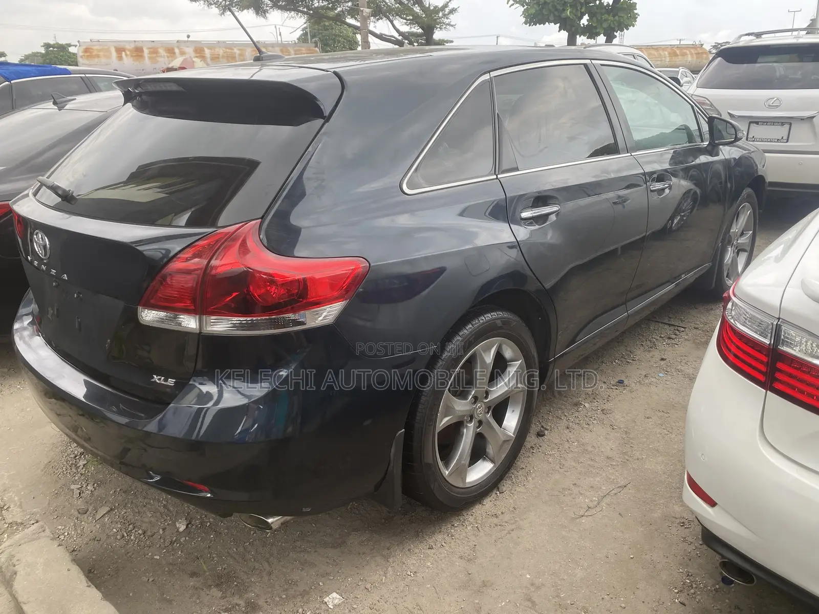 Toyota Venza XLE 4dr Wagon AWD (3.5L 6cyl 6A) 2015 Gray