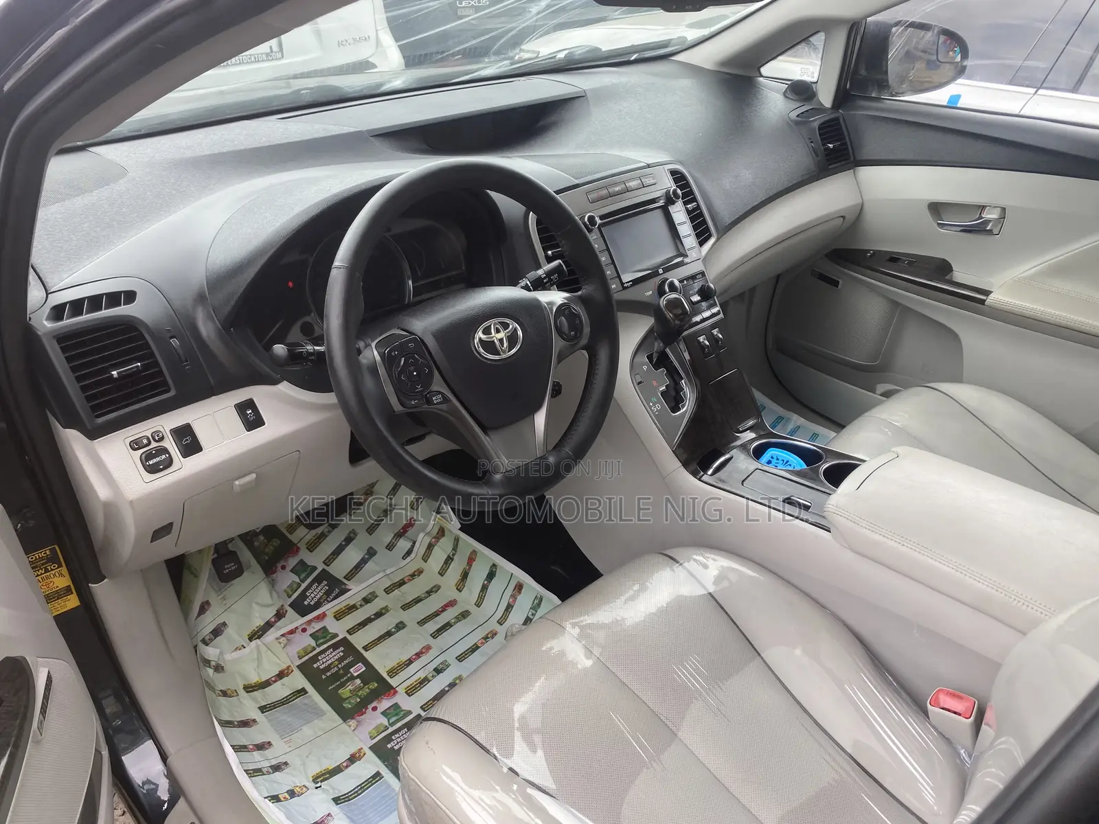 Toyota Venza XLE 4dr Wagon AWD (3.5L 6cyl 6A) 2015 Gray