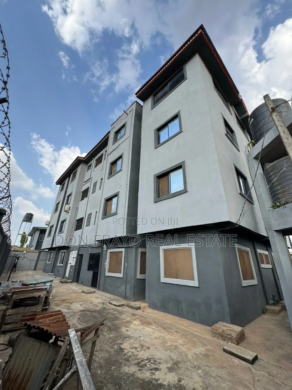 20bdrm Block of Flats in Iyana Adeoyo, Rind Road for sale