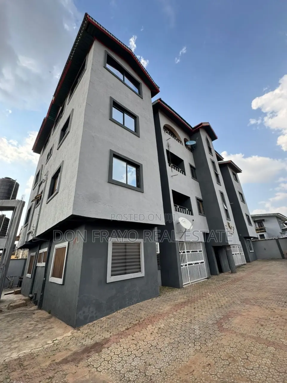 20bdrm Block of Flats in Iyana Adeoyo, Rind Road for sale