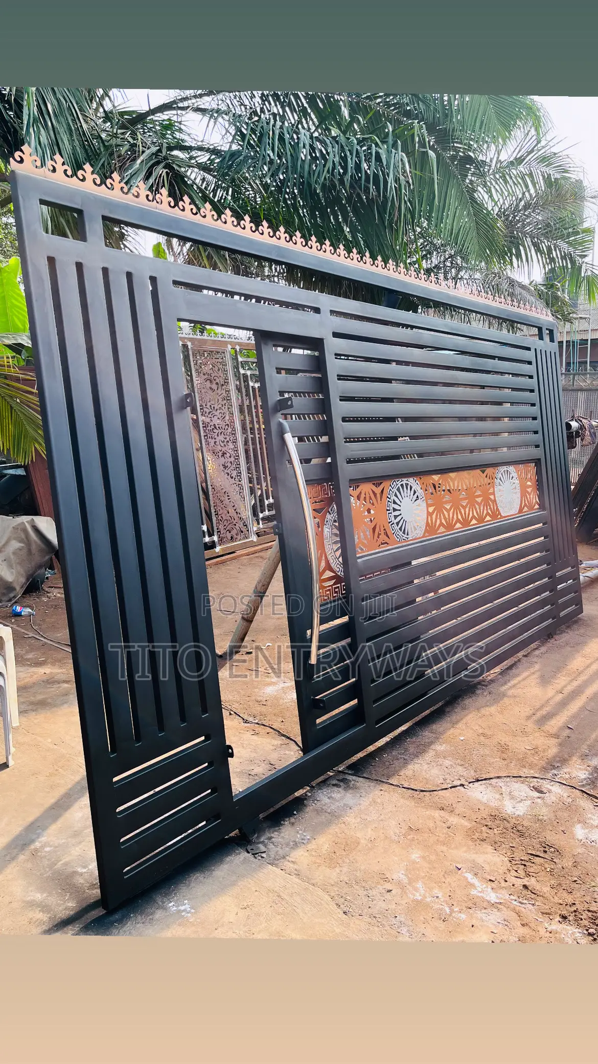 High-Quality 14ft Sliding Gate With Gold Finish and Stainless Handle