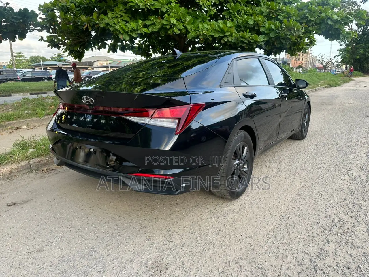 Hyundai Elantra Limited 2022 Black