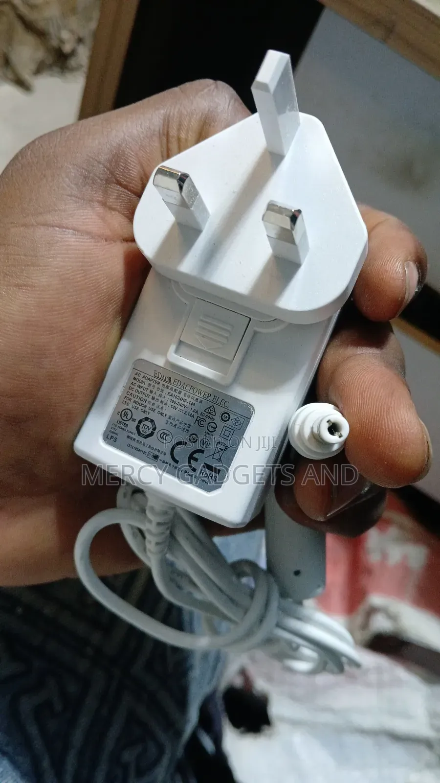 14v 2.1a /12v .1.5a Charger Follow Come