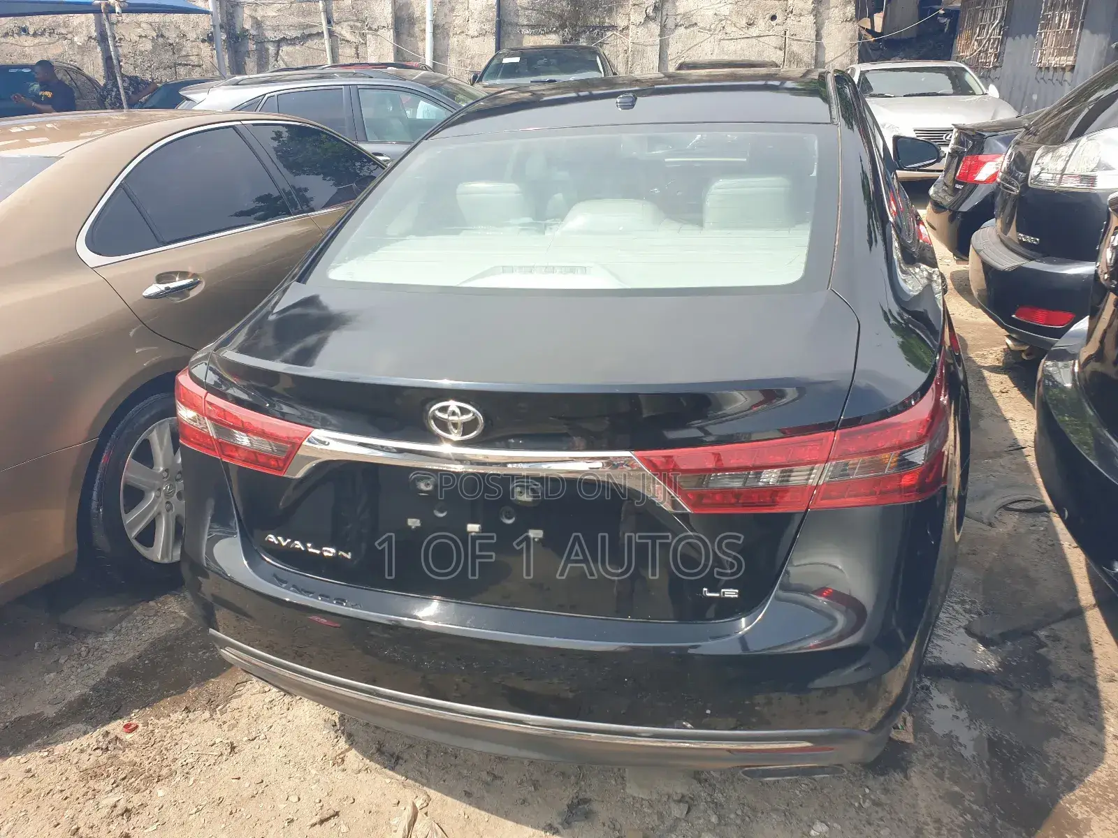Toyota Avalon Limited FWD Sedan (3.6L 6cyl 6A) 2016