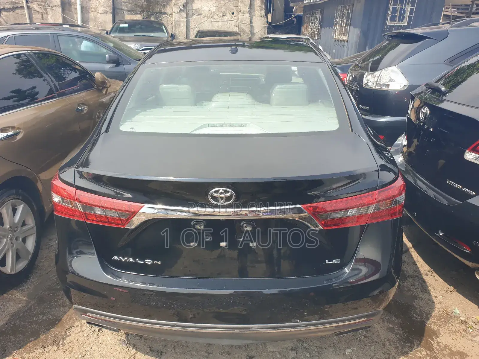 Toyota Avalon Limited FWD Sedan (3.6L 6cyl 6A) 2016
