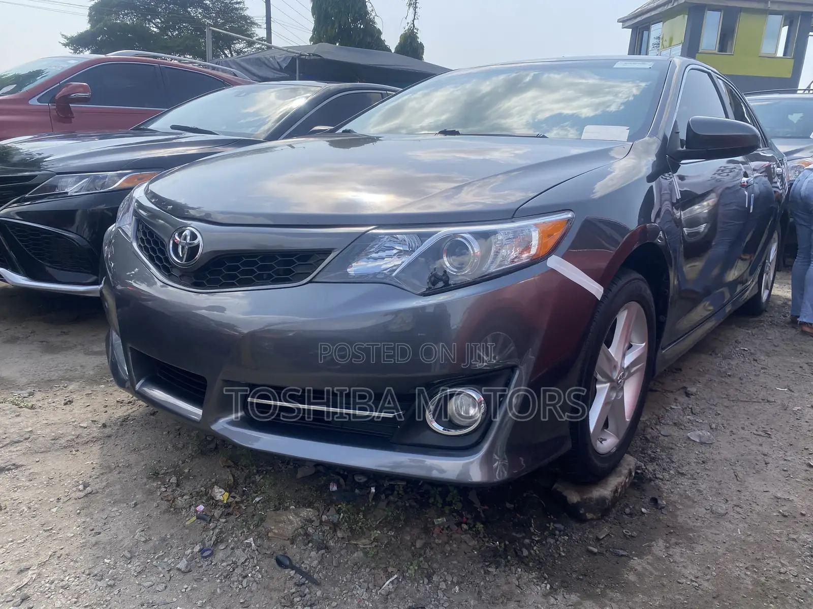 Toyota Camry SE 4dr Sedan (2.5L 4cyl 6A) 2014 Gray